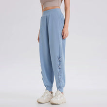 Load image into Gallery viewer, Essential Sport Trouser
