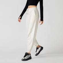 Load image into Gallery viewer, Essential Pace Trouser
