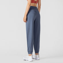 Load image into Gallery viewer, Essential Pace Trouser
