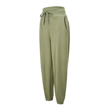 Load image into Gallery viewer, Essential Pace Trouser

