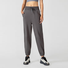 Load image into Gallery viewer, Essential Pace Trouser
